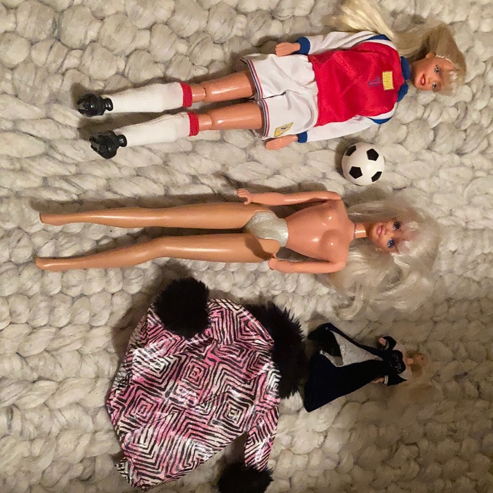 Vintage barbies and accessories